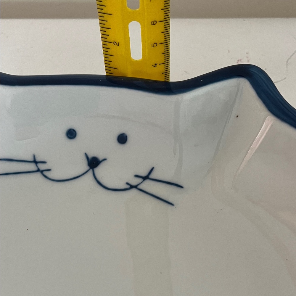 Cat Face ceramic trinket dish/bowl 8x9 inches - White and Navy - Picture 5 of 5
